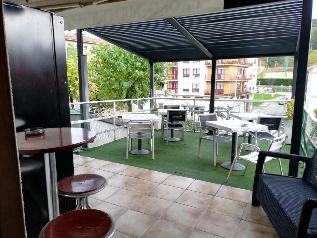 Txoko Maitea Pentsioa Hotel Urnieta Exterior photo